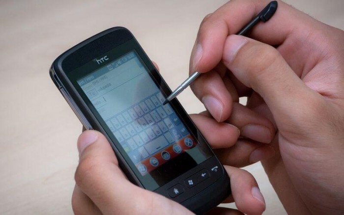 005_Mobile-with-stylus.jpg
