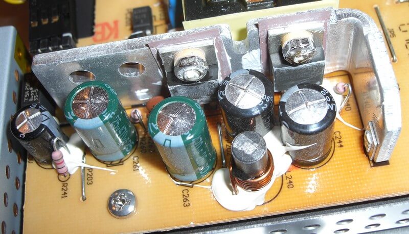 capacitors-leaking.jpg